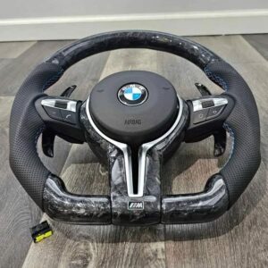 Volant BMW en fibre de carbone