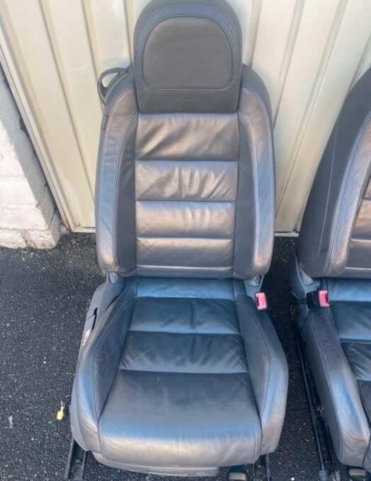 À vendre : Volkswagen Golf 5 GTI d'occasion avec intérieur cuir – Image 4