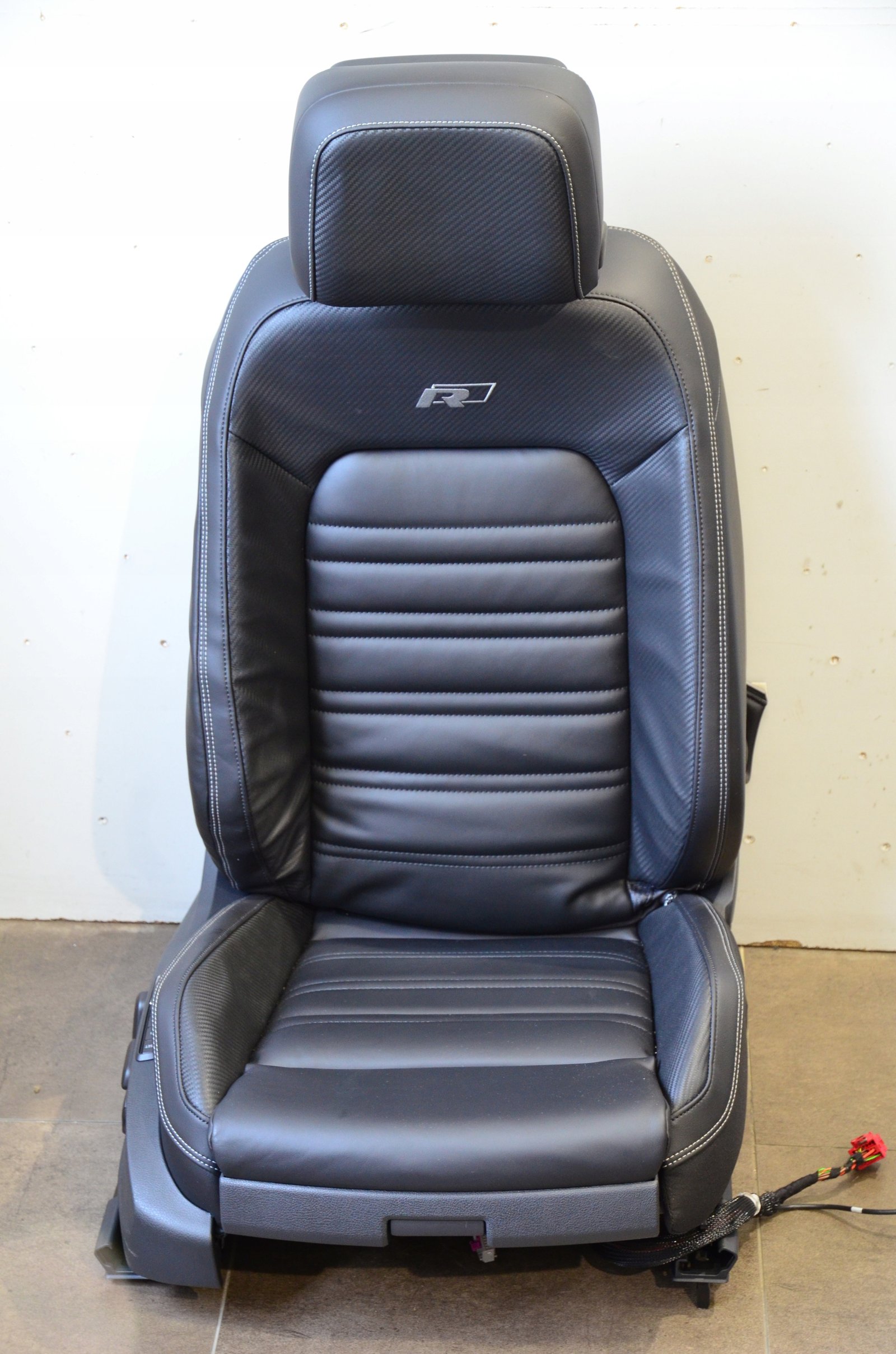 Intérieur VW PASSAT B8 LIFT R-LINE 2018 CUIR NOIR CARBONE NEUF – Image 7