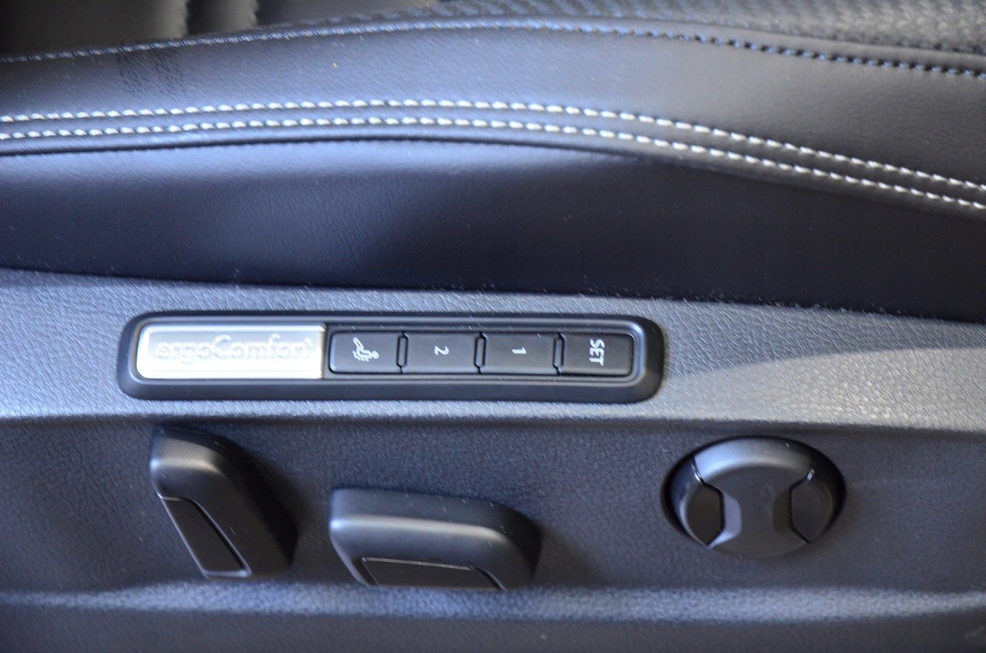 Intérieur VW PASSAT B8 LIFT R-LINE 2018 CUIR NOIR CARBONE NEUF – Image 13