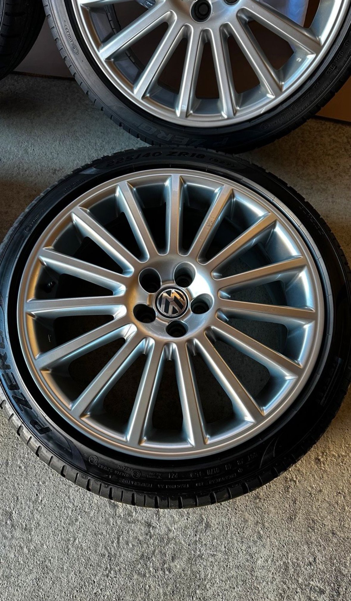 OZ Racing Golf 4 R32 Wheels with Pirelli PZero Tires – Image 7