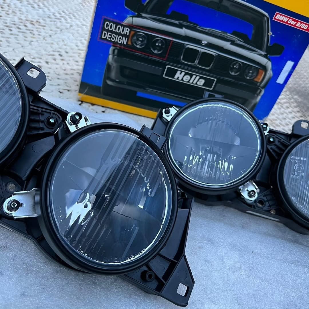 HELLA Black BMW E34 - Original Stock – Image 2